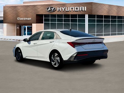 New 2025 Hyundai Elantra SEL image 5