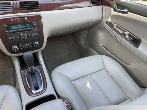 Used 2008 Chevrolet Impala LTZ FWD image 14