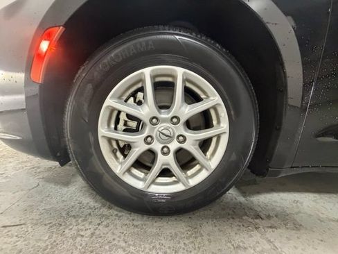 Used 2023 Chrysler Pacifica Touring-L FWD image 11