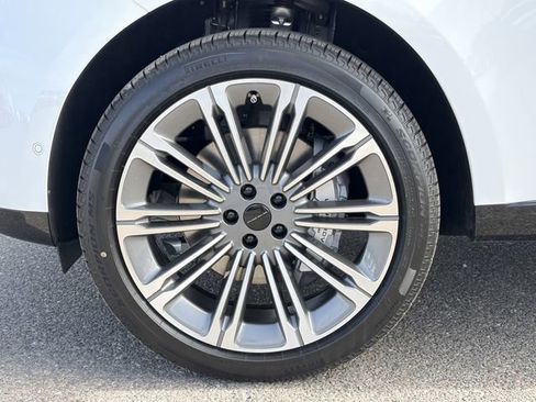 New 2026 Land Rover Range Rover SE image 22