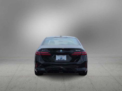 Used 2027 BMW 550e xDrive AWD/4WD image 7