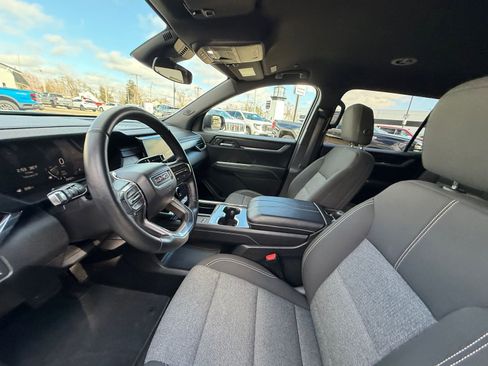 Used 2025 GMC Acadia Elevation image 10