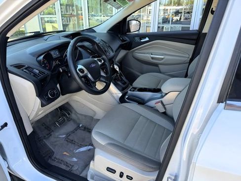 Used 2015 Ford Escape SE FWD image 12