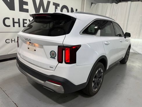 Used 2025 Kia Sorento S AWD/4WD image 21