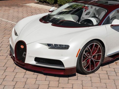 Used 2021 Bugatti Chiron image 5