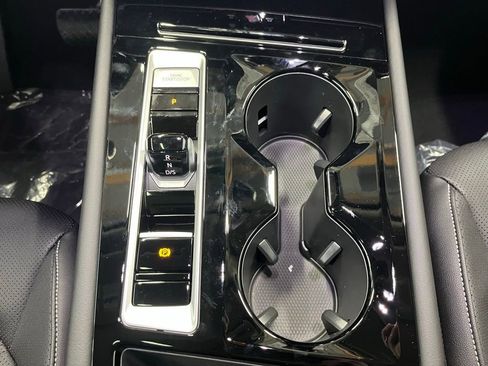 New 2026 Volkswagen Atlas SE image 14