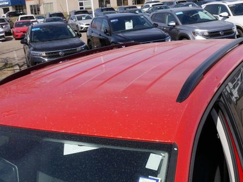 Used 2019 Volkswagen Tiguan S w/ Driver Assistance Package image 11