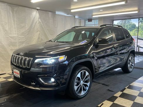Used 2022 Jeep Cherokee Limited w/ Elite Package AWD/4WD image 4