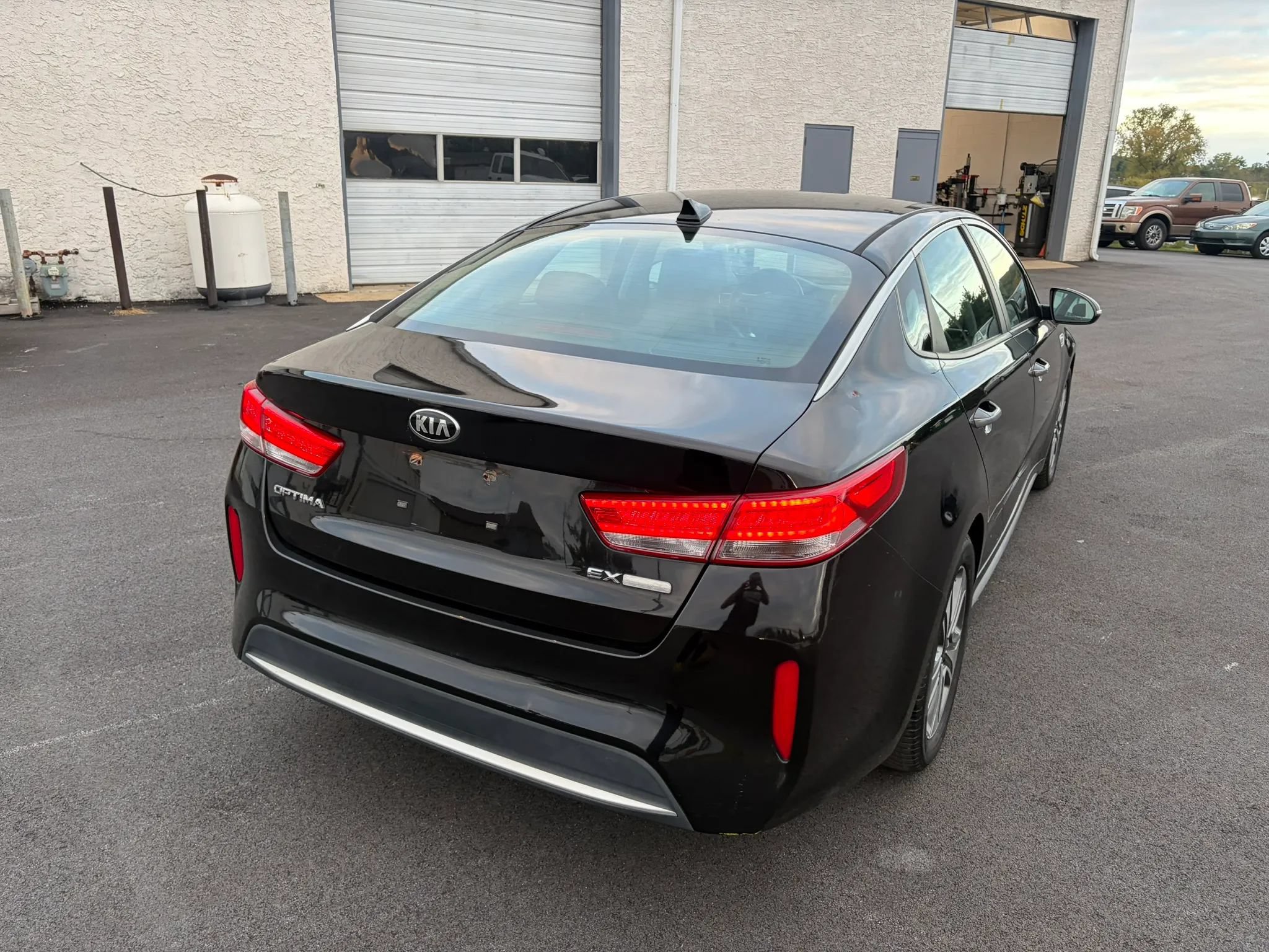 Used 2017 Kia Optima EX FWD image 12