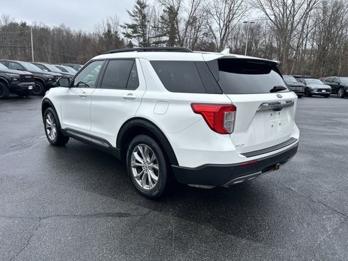 Used 2021 Ford Explorer XLT w/ Equipment Group 202A image 5
