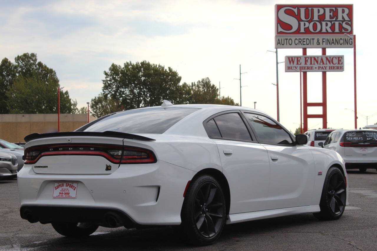 Used 2019 Dodge Charger Scat Pack RWD image 4