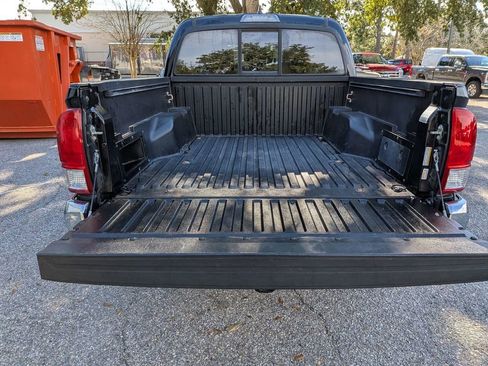 Used 2017 Toyota Tacoma SR5 image 27