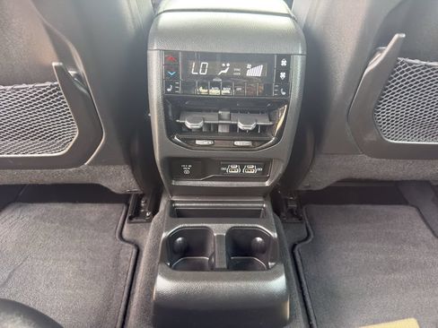 Used 2023 Jeep Grand Cherokee L Limited AWD/4WD image 32