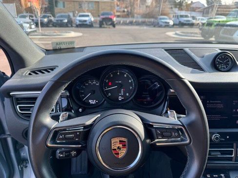 Used 2022 Porsche Macan image 25