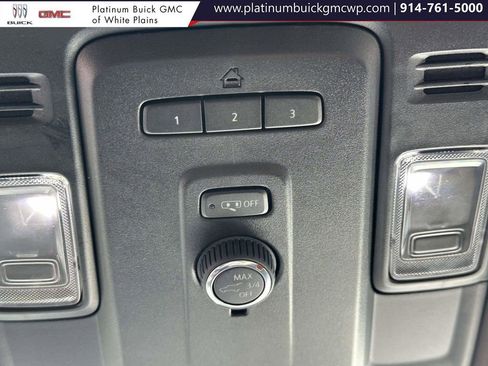 Used 2024 GMC Yukon SLT image 34