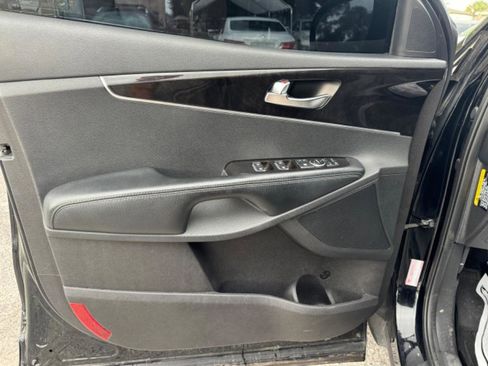 Used 2016 Kia Sorento EX w/ EX Premium Package image 11