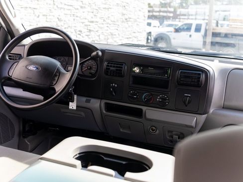 Used 2005 Ford F350 XL image 35