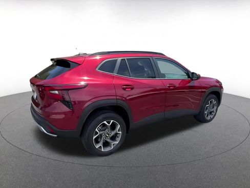Used 2025 Chevrolet Trax LT FWD image 15