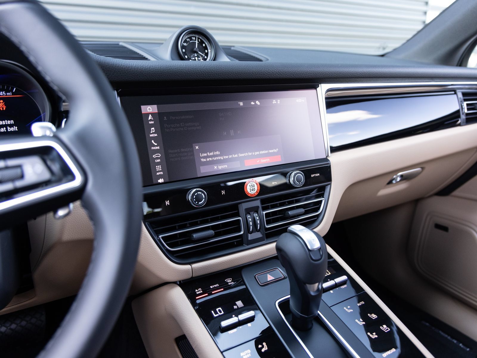 Certified 2026 Porsche Macan AWD/4WD image 15