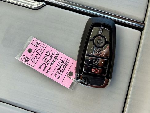 New 2025 Lincoln Navigator L Reserve image 53