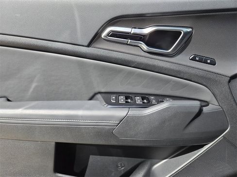 Certified 2025 Kia Sportage SX image 25