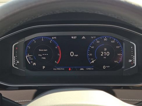 Used 2025 Volkswagen Jetta SEL FWD image 35