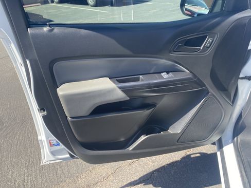 Used 2019 Chevrolet Colorado W/T w/ WT Convenience Package RWD image 7