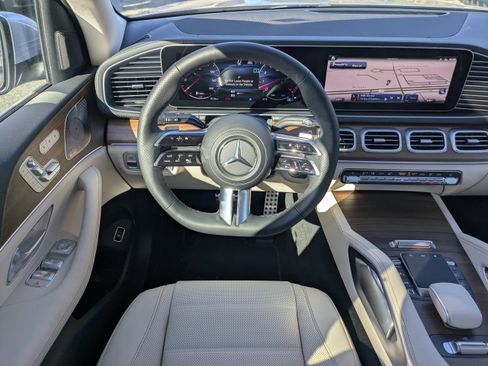 Used 2026 Mercedes-Benz GLS 450 4MATIC image 19