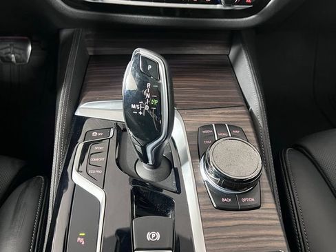 Used 2020 BMW 540i xDrive w/ M Sport Package image 34