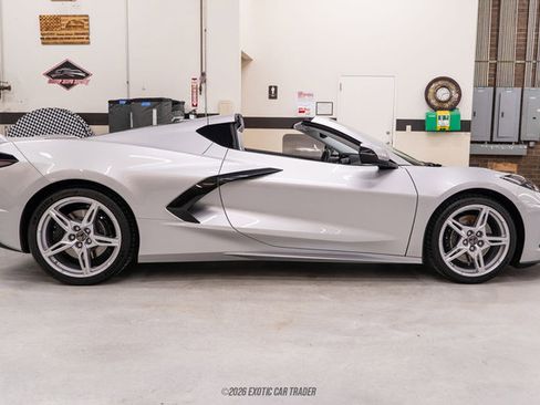 Used 2020 Chevrolet Corvette Stingray Premium Cpe w/ 3LT Preferred Equipment Group image 9