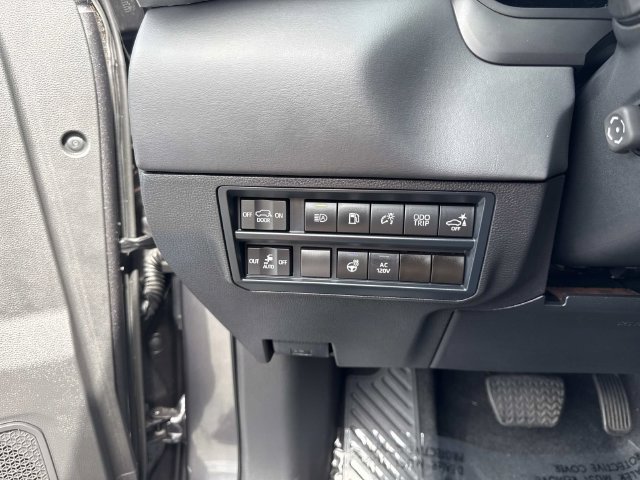 Used 2024 Toyota Sequoia Platinum AWD/4WD image 34