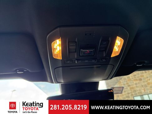 Used 2021 Toyota Highlander XSE image 21