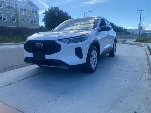 Used 2025 Ford Escape Active image 3