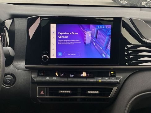 Used 2025 Toyota Camry LE image 18