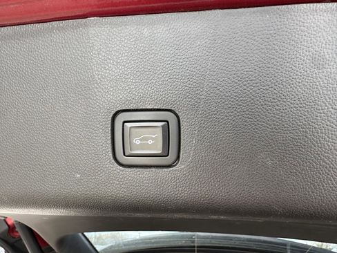 Used 2020 Chevrolet Traverse RS w/ LPO, Floor Liner Package image 9