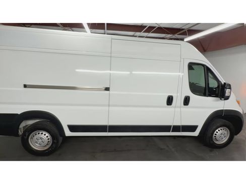Used 2024 RAM ProMaster 2500 FWD image 9