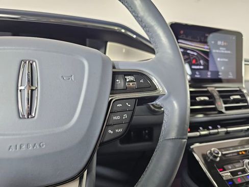 Used 2020 Lincoln Navigator Black Label w/ Cargo Convenience Package image 38
