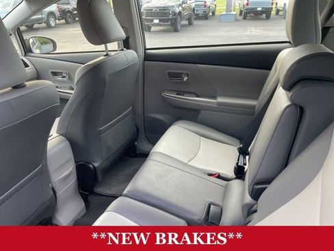 Used 2017 Toyota Prius V Four image 16