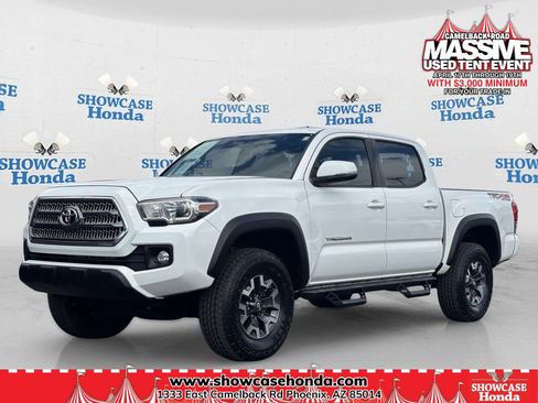 Used 2017 Toyota Tacoma TRD Off-Road image 1