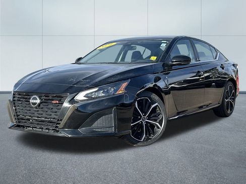 Used 2024 Nissan Altima 2.5 SR image 1