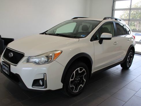 Used 2017 Subaru Crosstrek 2.0i Premium image 11