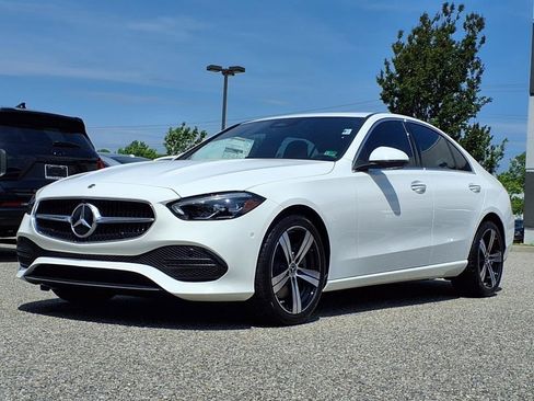 Used 2025 Mercedes-Benz C 300 4MATIC Sedan image 4
