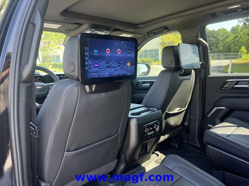 Used 2025 Chevrolet Tahoe High Country AWD/4WD image 22