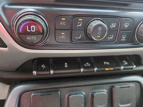 Used 2018 GMC Sierra 1500 SLT w/ Black Pack AWD/4WD image 16