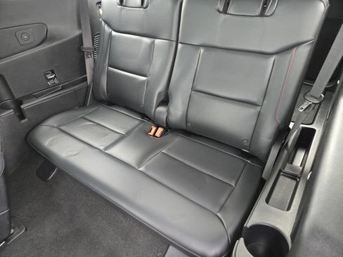 Certified 2025 Ford Explorer ST-Line w/ Premium Package RWD image 29