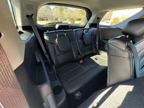 Used 2023 Ford Explorer Limited image 18