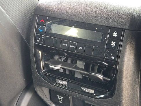 Used 2021 Jeep Grand Cherokee L Limited AWD/4WD image 10
