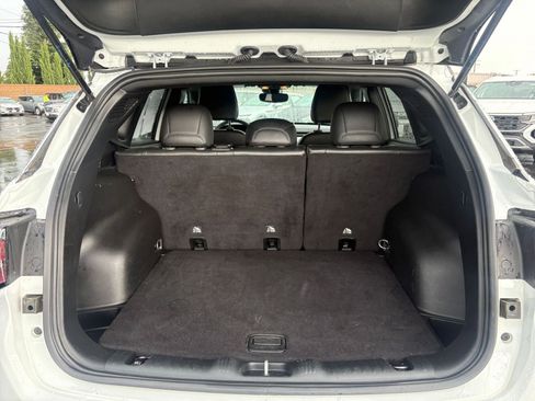 Used 2025 Jeep Compass Limited image 32