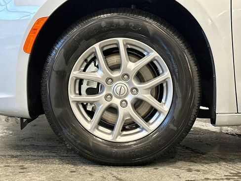 New 2026 Chrysler Pacifica Select FWD image 11