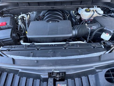 Used 2024 Chevrolet Suburban Premier image 20